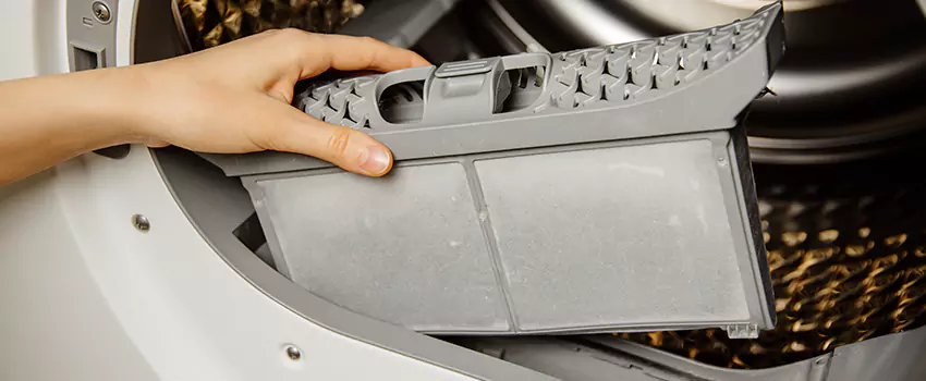 Signs Of A Clogged Dryer Lint Trap in Kaukauna, Wisconsin